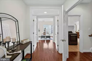 2081 Hutchison Grove Ct, Falls Church, VA 22043 - Photo 27