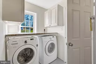 9315 Winbourne Rd, Burke, VA 22015 - Photo 35