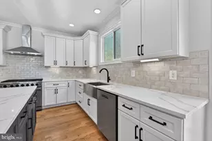 7405 Storm Ct, Falls Church, VA 22043 - Photo 11