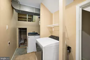 8316 Linden Oaks Ct, Lorton, VA 22079 - Photo 27