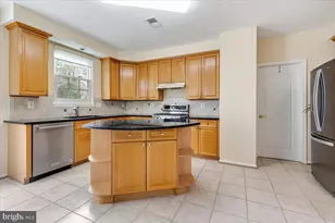 6753 Edge Cliff Dr, Alexandria, VA 22315 - Photo 11