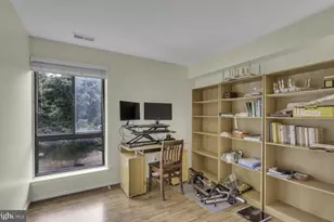 11232 Chestnut Grove Square, Reston, VA 20190 - Photo 13
