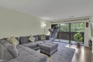 11232 Chestnut Grove Square, Reston, VA 20190 - Photo 5