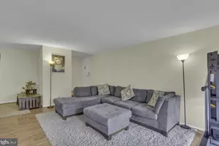 11232 Chestnut Grove Square, Reston, VA 20190 - Photo 3