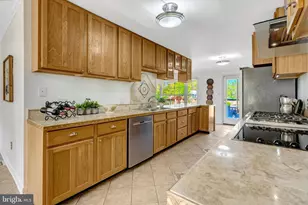 8320 Briar Creek Dr, Annandale, VA 22003 - Photo 19