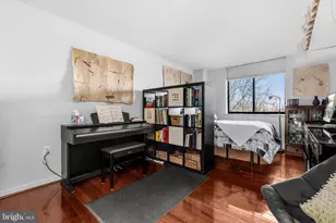 2230 George C Marshall Dr, Falls Church, VA 22043 - Photo 23