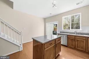 2428 Corn Crib Ct, Herndon, VA 20171 - Photo 9