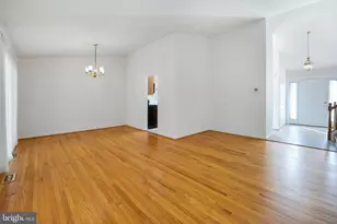 8702 Arley Dr, Springfield, VA 22153 - Photo 15