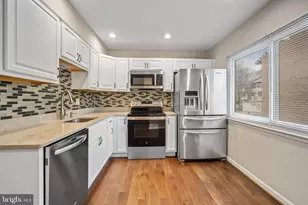 2704 Glengyle Dr, Vienna, VA 22181 - Photo 11