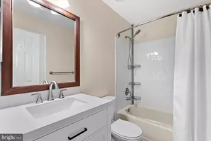 12541 Alder Woods Dr, Fairfax, VA 22033 - Photo 43
