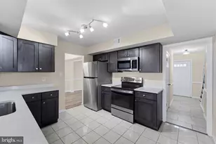 13511 Chevy Chase Ct, Chantilly, VA 20151 - Photo 5