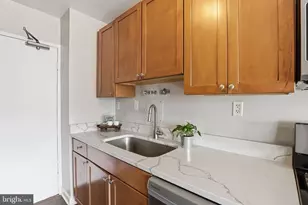 6641 Wakefield Dr, Alexandria, VA 22307 - Photo 13