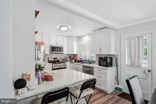 3162 Patrick Henry Dr, Falls Church, VA 22044 - Photo 7