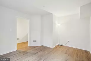 8856 Mansion View Ct, Vienna, VA 22182 - Photo 5