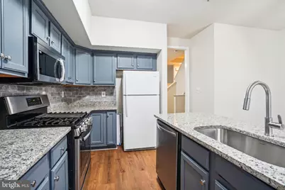 8856 Mansion View Court, Vienna, VA 22182 - Photo 11