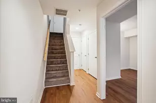 8856 Mansion View Ct, Vienna, VA 22182 - Photo 3