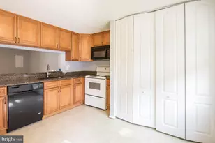 8334 Windfall Rd, Springfield, VA 22153 - Photo 5