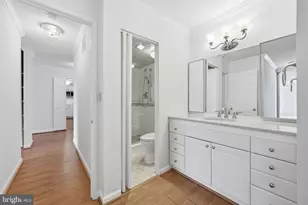 8370 Greensboro Dr, McLean, VA 22102 - Photo 21