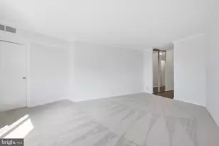 8370 Greensboro Dr, McLean, VA 22102 - Photo 27