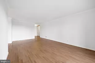 8370 Greensboro Dr, McLean, VA 22102 - Photo 9