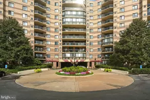 8370 Greensboro Dr, McLean, VA 22102 - Photo 3
