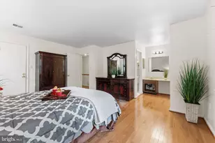 5765 Heritage Hill Dr, Alexandria, VA 22310 - Photo 15