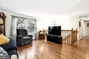 2405 Tatnuck Ct, Herndon, VA 20171 - Photo 11