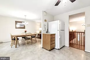 2405 Tatnuck Ct, Herndon, VA 20171 - Photo 7