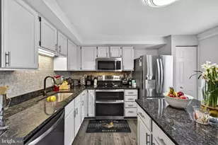 14632 Woodspring Ct, Centreville, VA 20120 - Photo 7