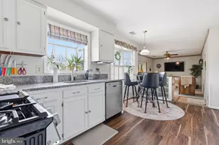 14508 William Carr Ln, Centreville, VA 20120 - Photo 7