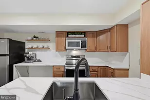 805 Locust St, Herndon, VA 20170 - Photo 17