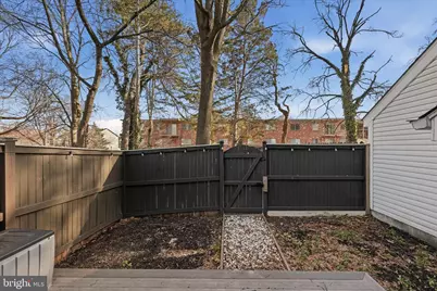 805 Locust Street #6, Herndon, VA 20170 - Photo 33