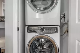 6145 Strasburg Dr, Centreville, VA 20121 - Photo 17