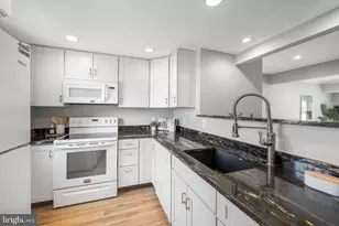 6145 Strasburg Dr, Centreville, VA 20121 - Photo 7