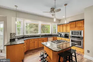 7904 Willfield Ct, Fairfax Station, VA 22039 - Photo 19