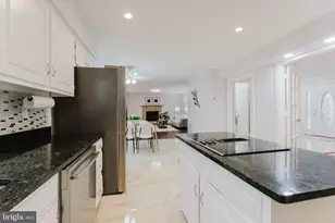 4664 Braddock Green Ct, Fairfax, VA 22032 - Photo 17