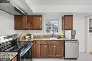 6620 Burlington Pl, Springfield, VA 22152 - Photo 9