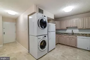 1800 Old Meadow Rd, McLean, VA 22102 - Photo 7