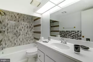 1800 Old Meadow Rd, McLean, VA 22102 - Photo 13