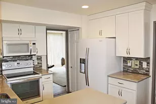 4960 Schuyler Dr, Annandale, VA 22003 - Photo 5