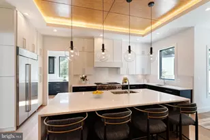 6908 Southridge Dr, McLean, VA 22101 - Photo 11