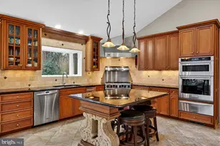 15197 Wetherburn Dr, Centreville, VA 20120 - Photo 3