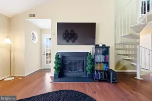 10208 Ashbrooke Ct, Oakton, VA 22124 - Photo 13