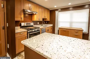 8318 Uxbridge Ct, Springfield, VA 22151 - Photo 7