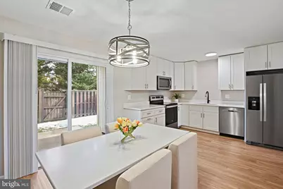 1118 Shannon Place, Herndon, VA 20170 - Photo 9