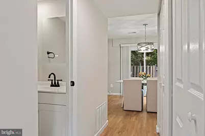 1118 Shannon Place, Herndon, VA 20170 - Photo 7