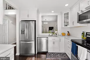 8228 Maple Ridge Ave, Springfield, VA 22153 - Photo 7