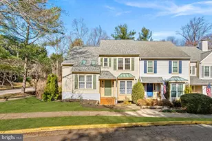 8228 Maple Ridge Ave, Springfield, VA 22153 - Photo 3