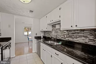 1538 Twisted Oak Dr, Reston, VA 20194 - Photo 7