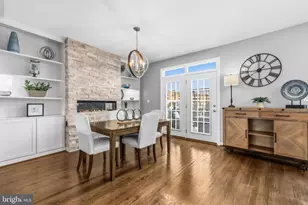 12138 Chancery Station Cir, Reston, VA 20190 - Photo 15